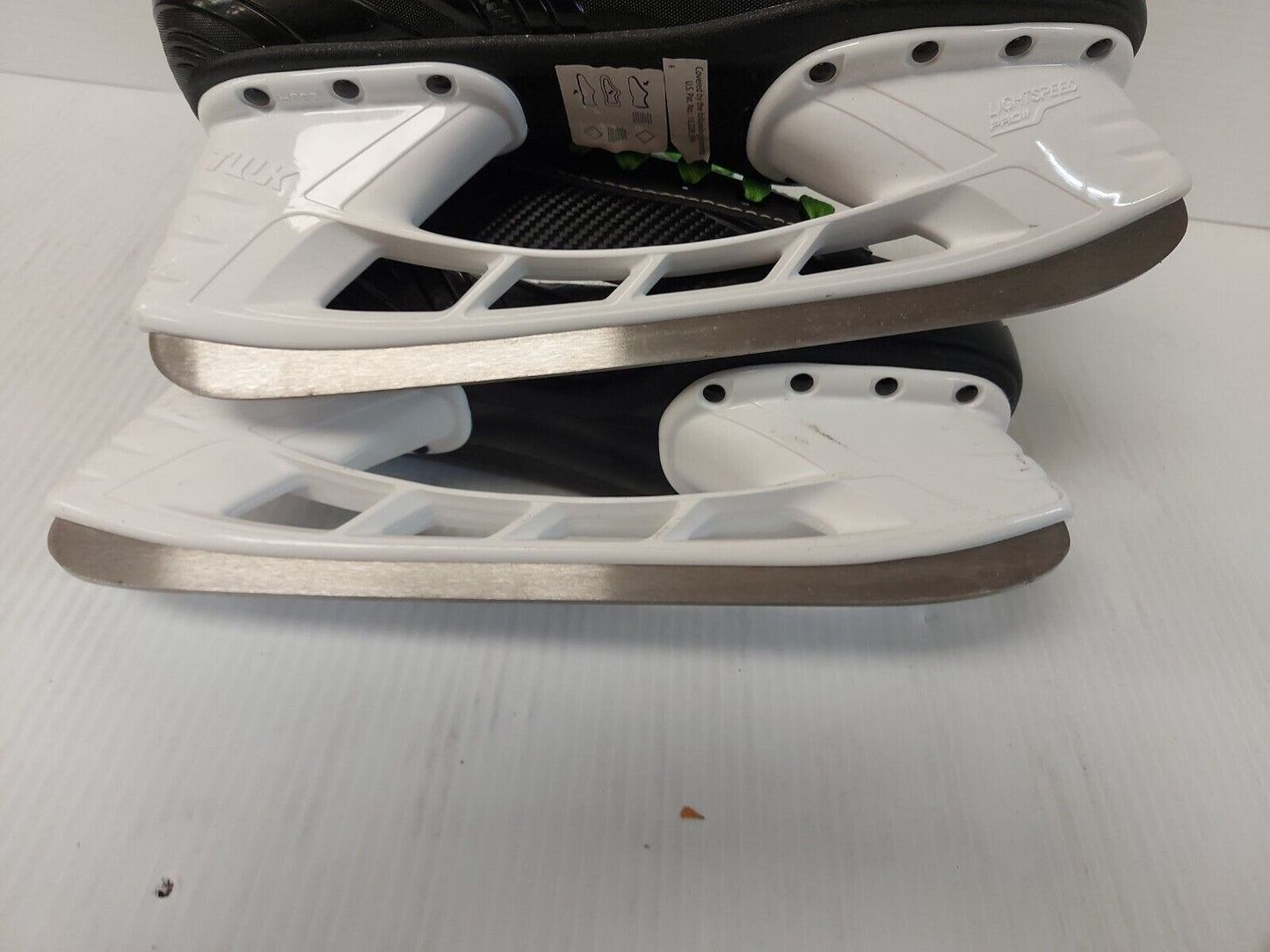 (N86300-1) Bauer XLS Hockey Skates