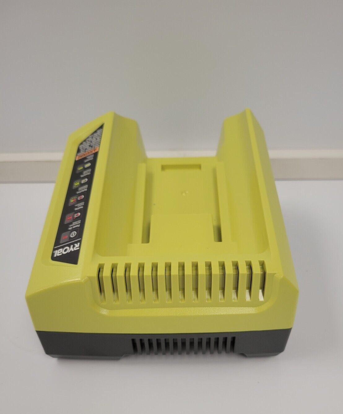 (I-36132) Ryobi OP400 Charger with 40 V Battery