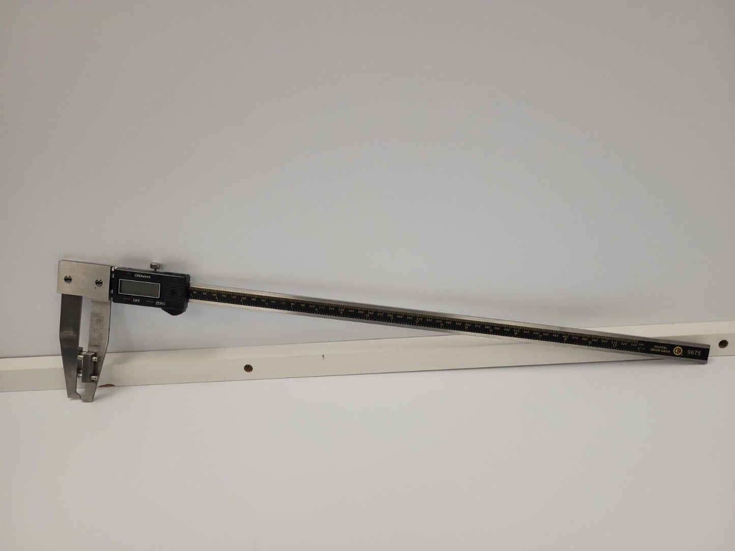 (69843-1) CIA 9675 Caliper