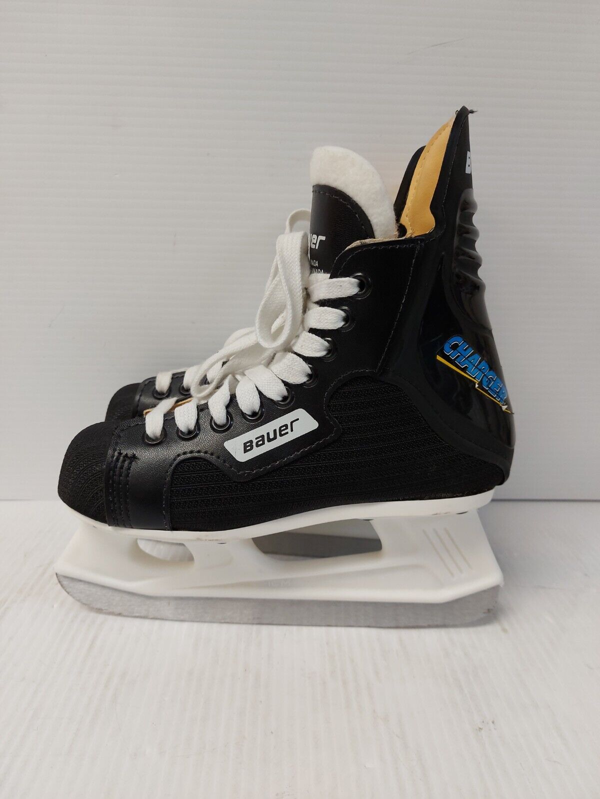 (N86285-1) Bauer Charger Hockey Skates Sz:3 Youth