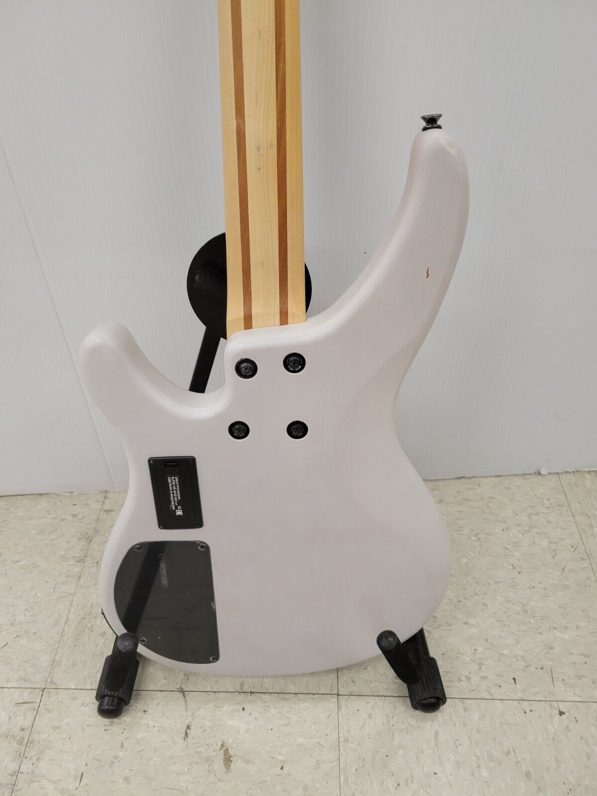 (I-36260) Yamaha TRB X504 Bass Guitar