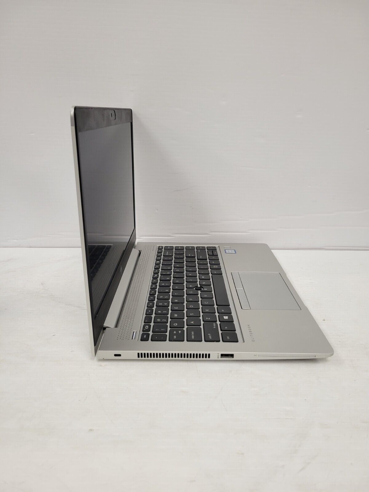 (53633-1) HP 8265NGW Laptop