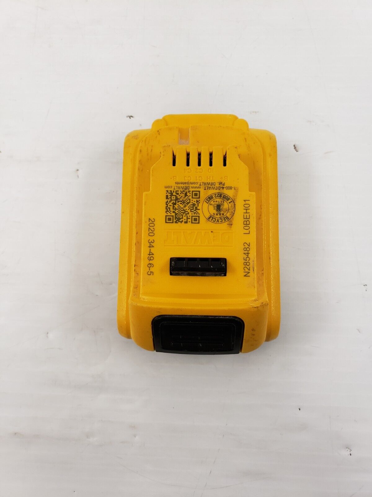 (66756-1) Dewalt DCB203 Battery-2.0 Ah