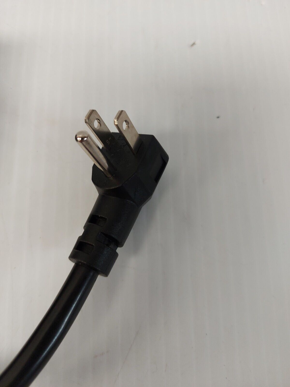 (N83405-1) Defiant 1001 640 004 Smart Outdoor Plug