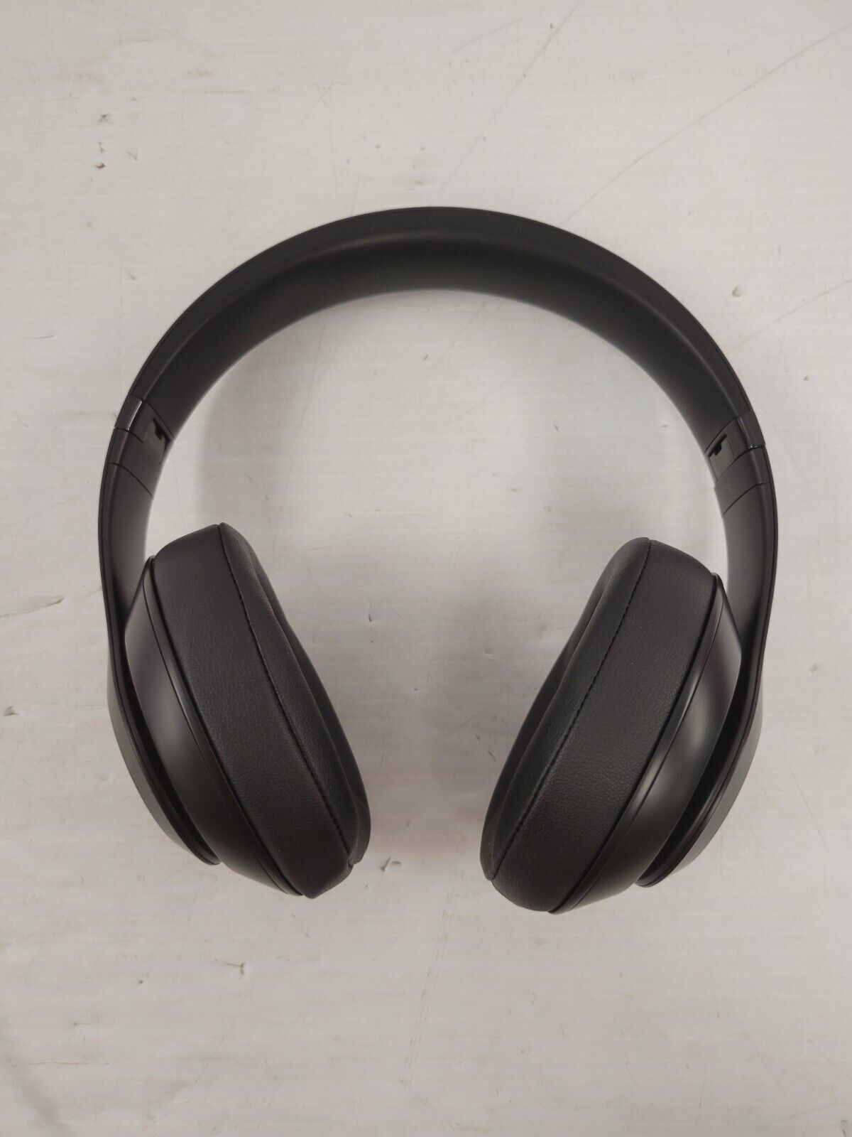 (62337-1) Beats Studio 3 Headphones