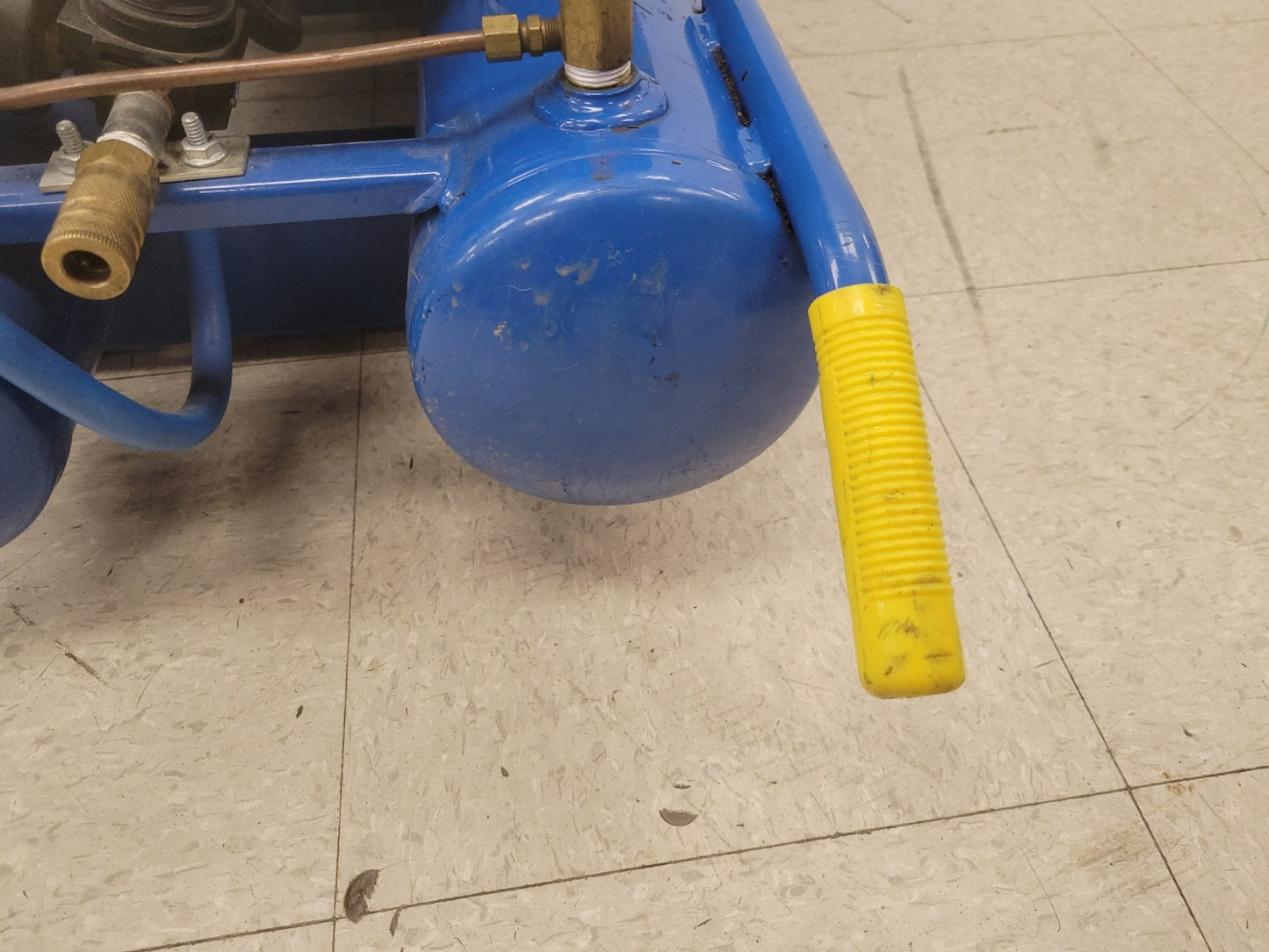 47018052