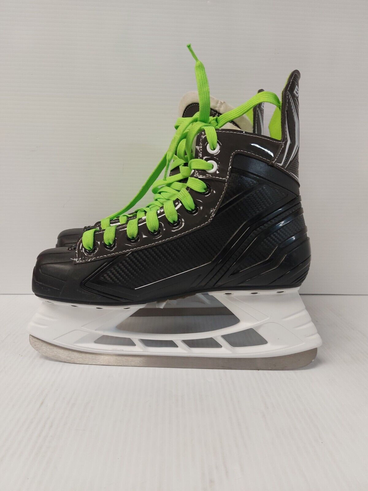 (N86300-1) Bauer XLS Hockey Skates