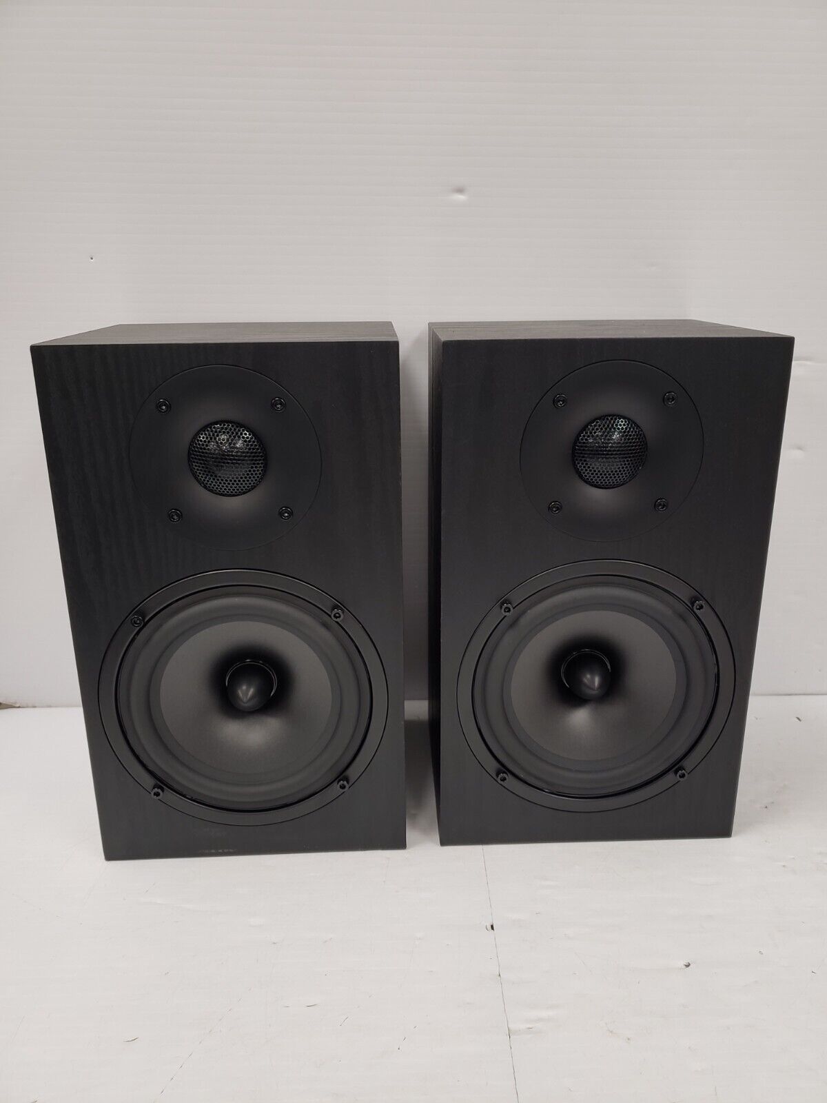 (62722-2) Soundstage Session 200 Bookshelf Speakers