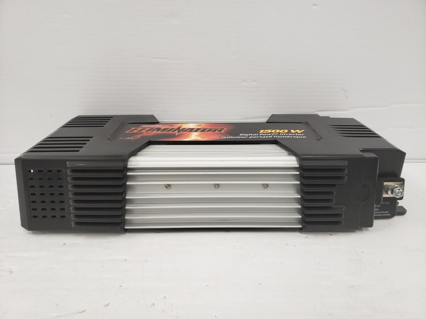 (66724-1) Motomaster Eliminator 011-1866-8 Mobile Digital Power Inverter
