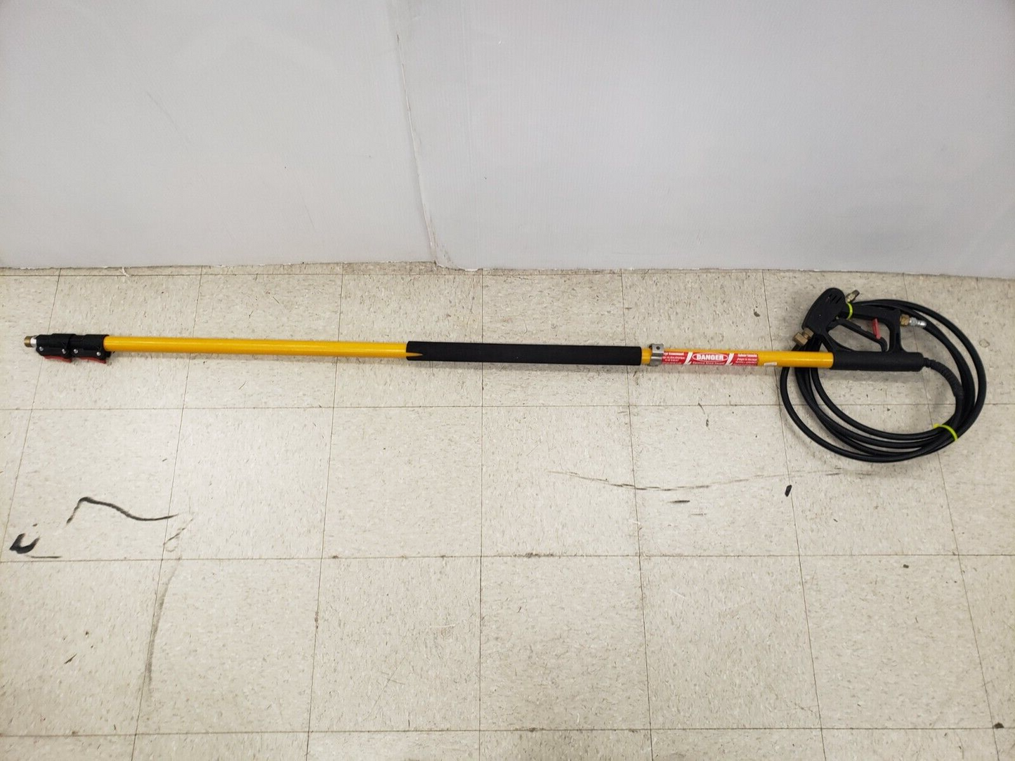 (I-35265) No Name Telescopic Extension Pole