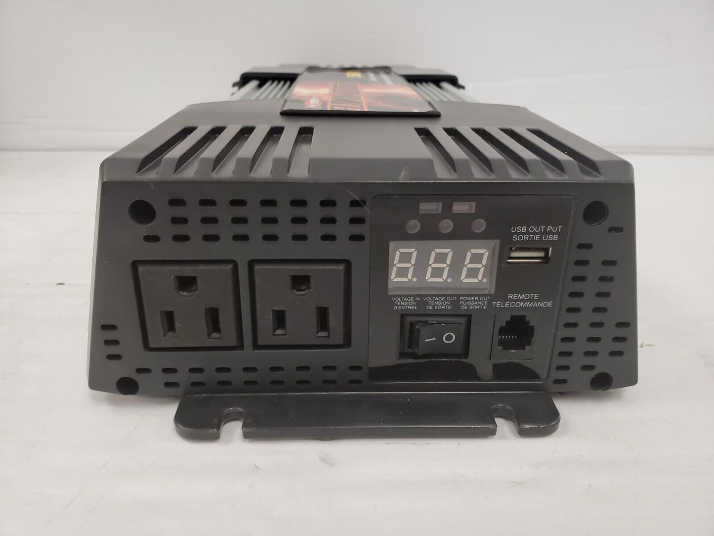 (66724-1) Motomaster Eliminator 011-1866-8 Mobile Digital Power Inverter