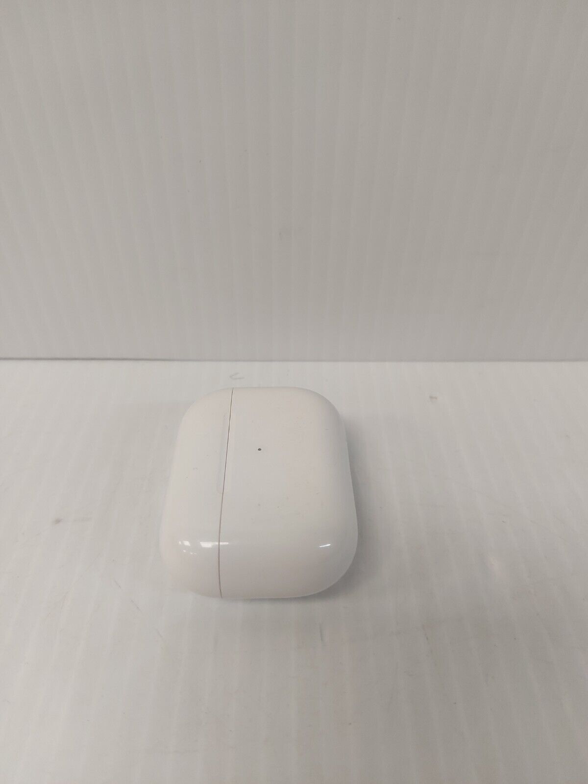 (N84127-1) Apple A3047 Airpods