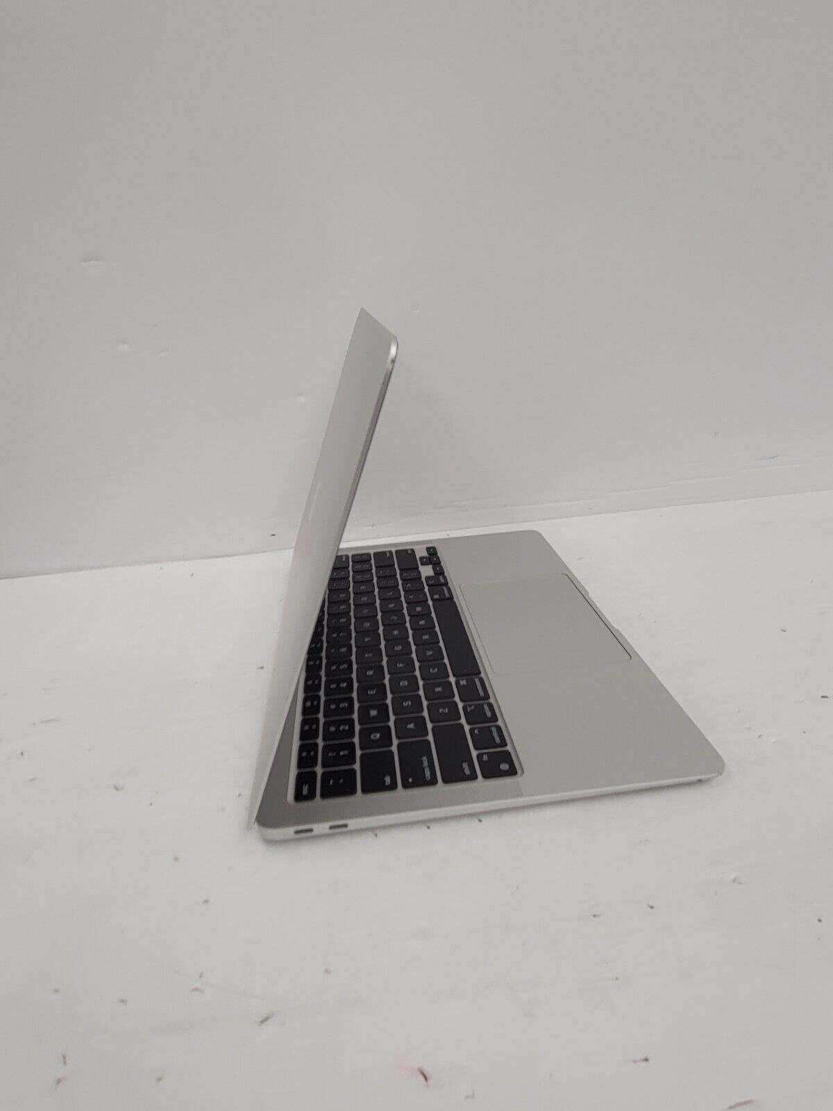 (53136-1) Apple A2337 Laptop