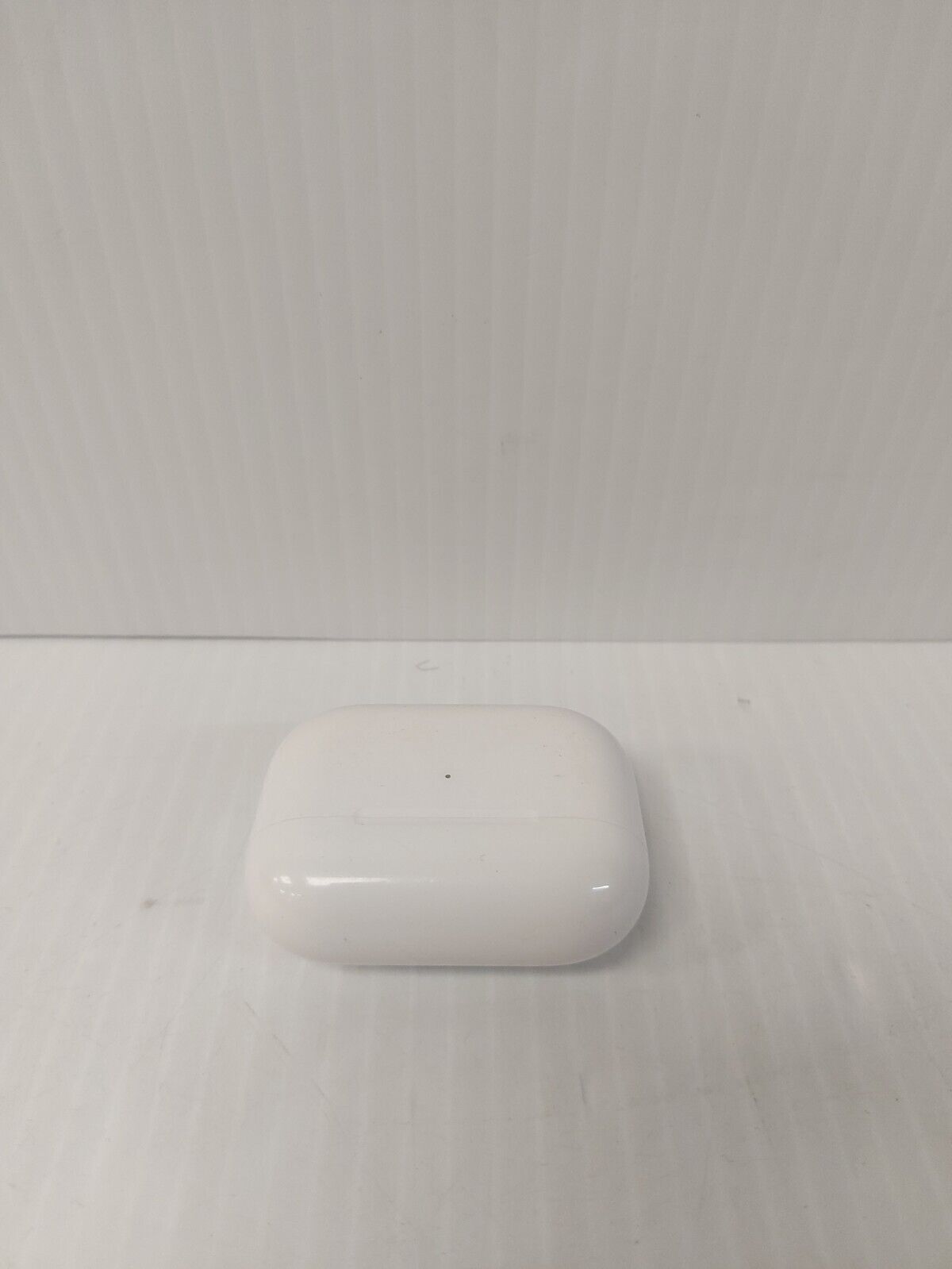 (N84127-1) Apple A3047 Airpods