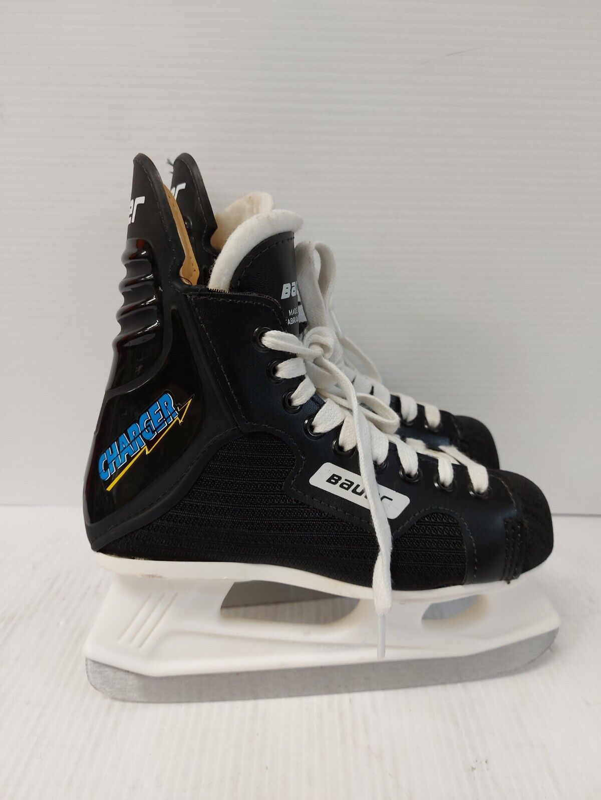 (N86285-1) Bauer Charger Hockey Skates Sz:3 Youth