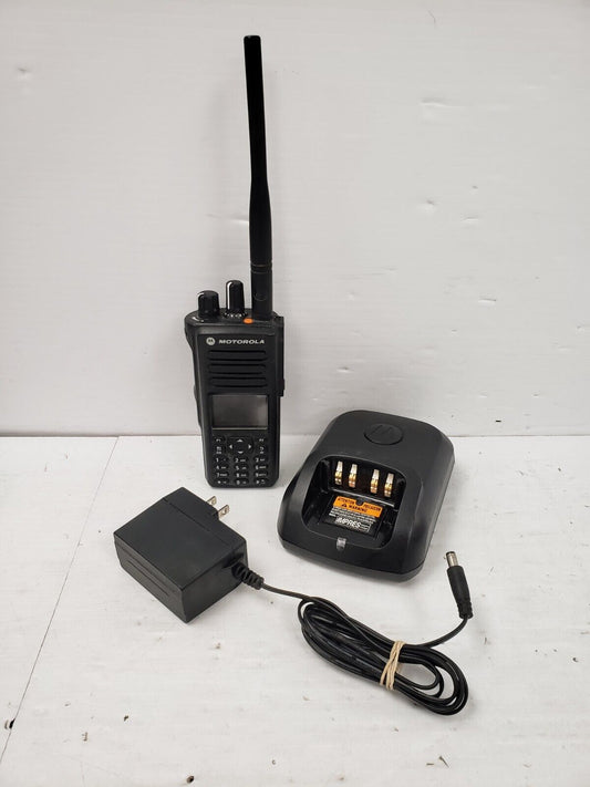 (69068-1) Motorola XPR 7550E Two-Way Radio