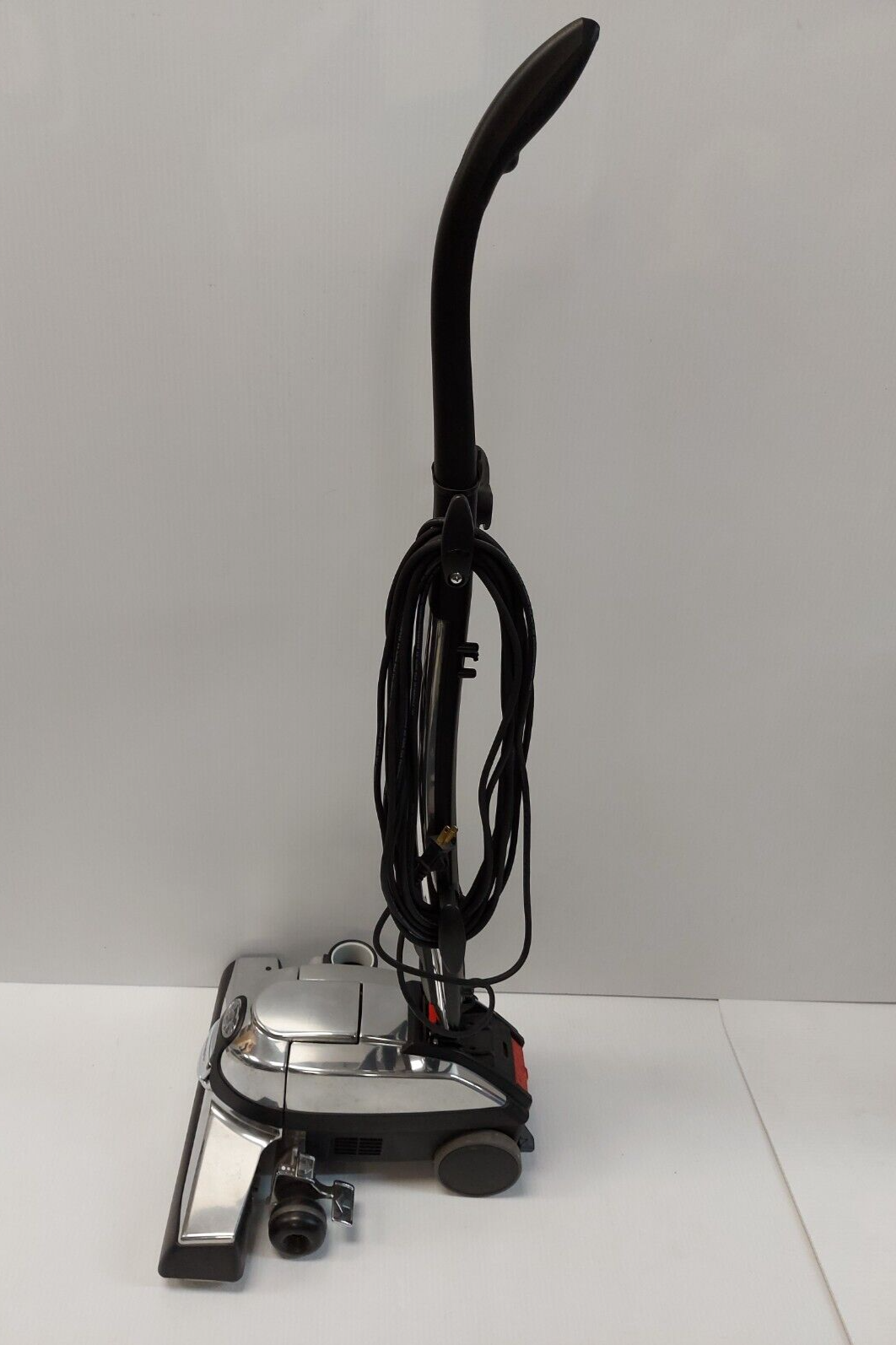 (NI-1822) Kirby AVALIR Vacuum and Rug Cleaning System