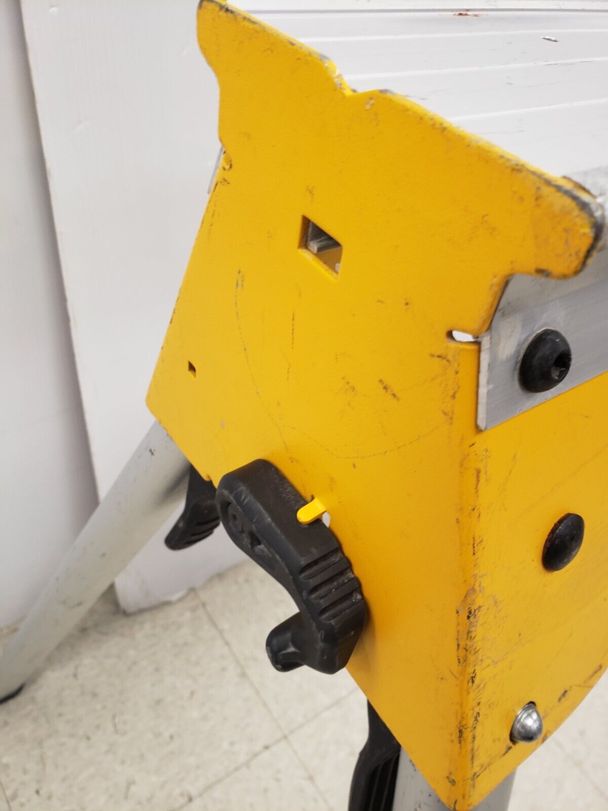 (67636-1) Dewalt DWX725 Work Stand/ Miter Stand