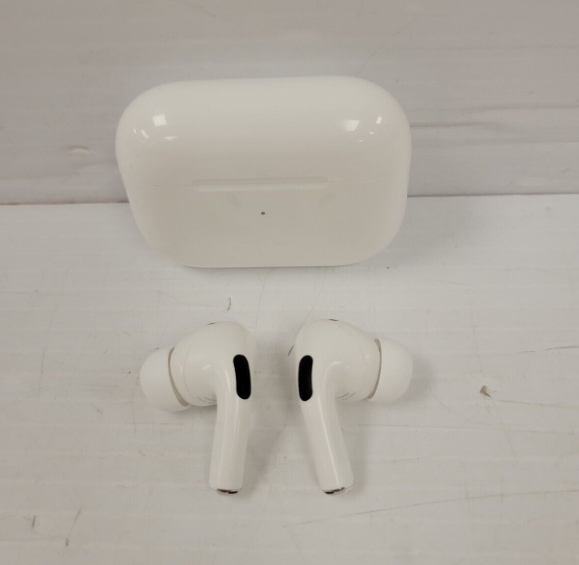 (62691-1) Apple A2968 Air Pods