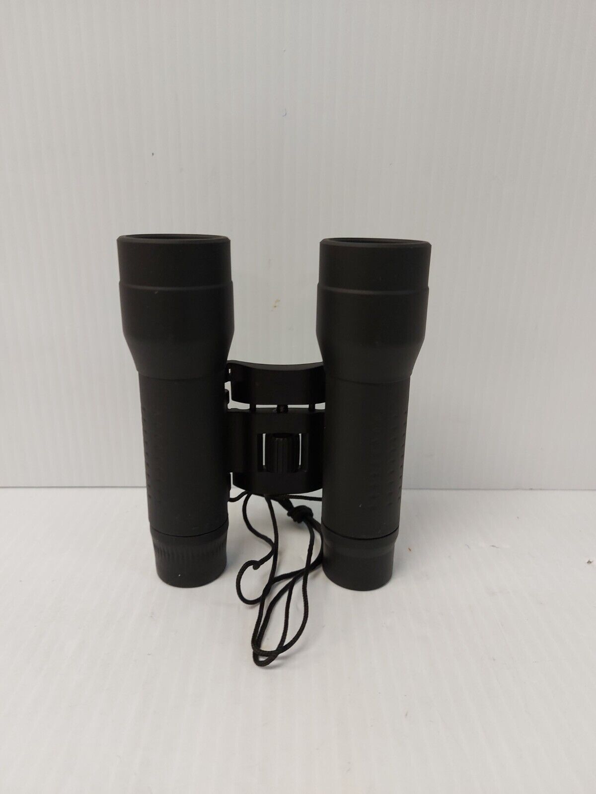 (N84117-2) Tasco ES16x32 Binoculars