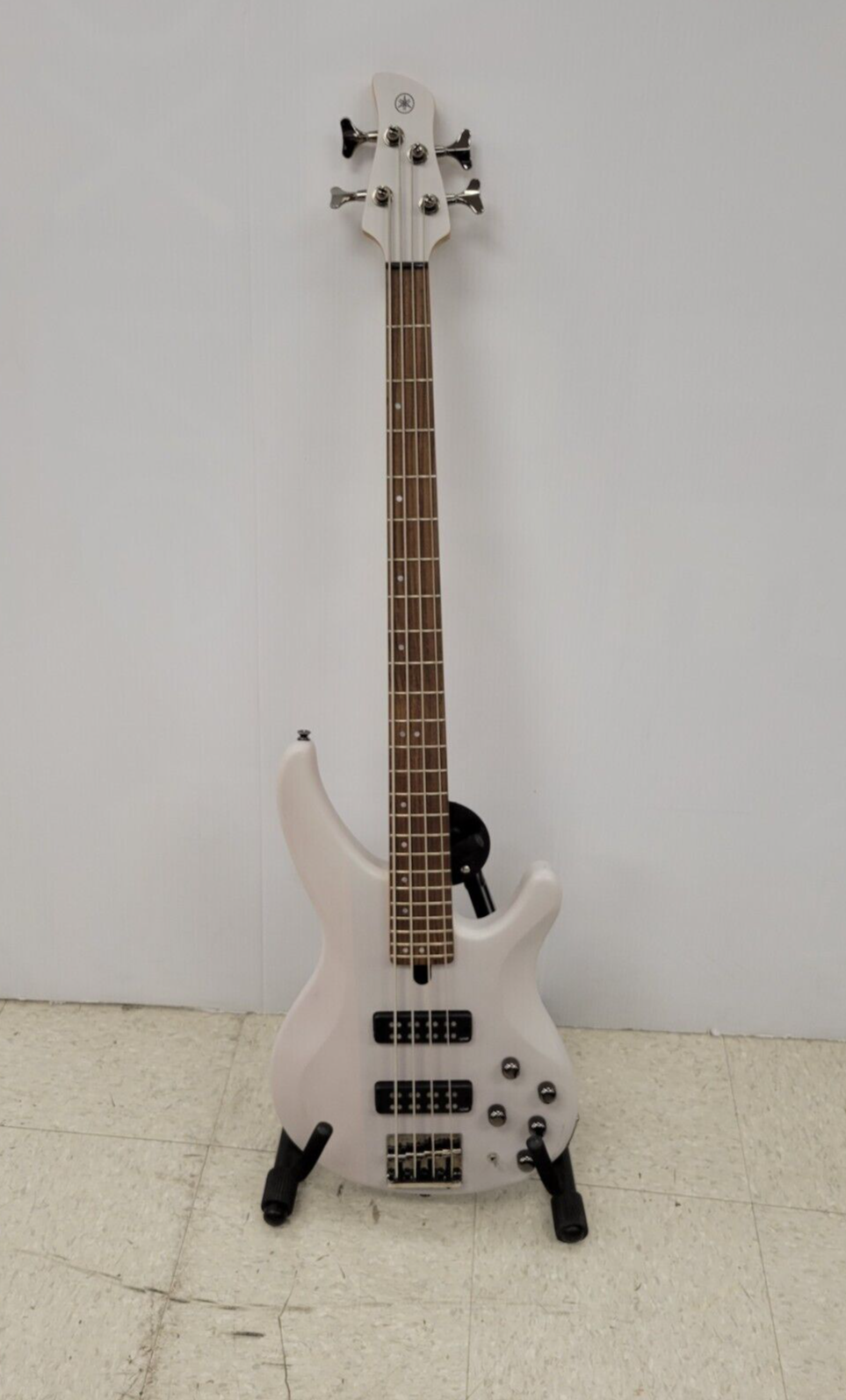 (I-36260) Yamaha TRB X504 Bass Guitar