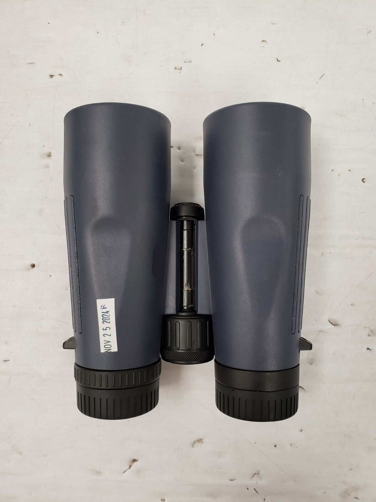 (69403-1) Bushnell 10X42 Binoculars