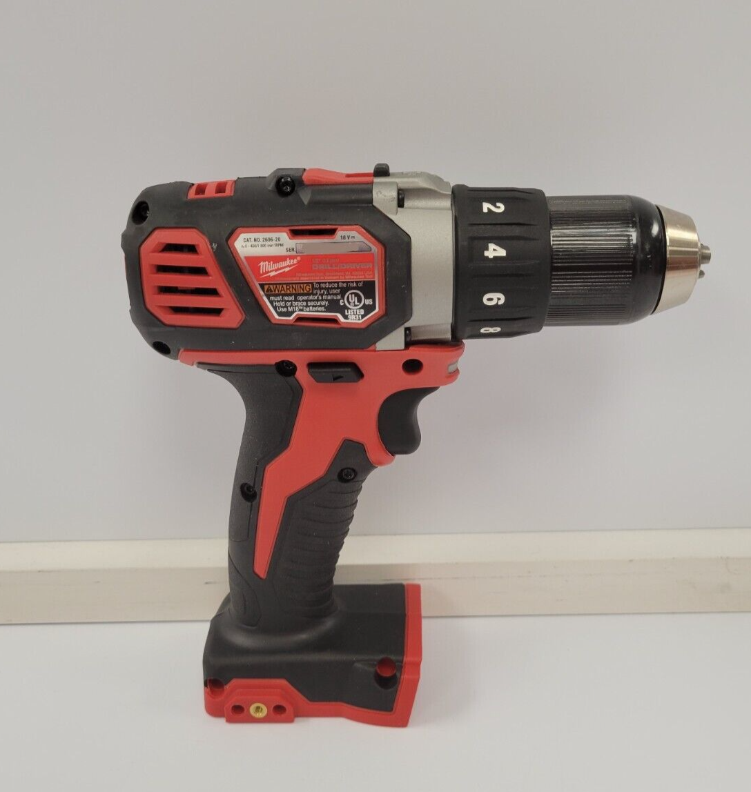 (68441-1) Milwaukee 2602-20 Drill