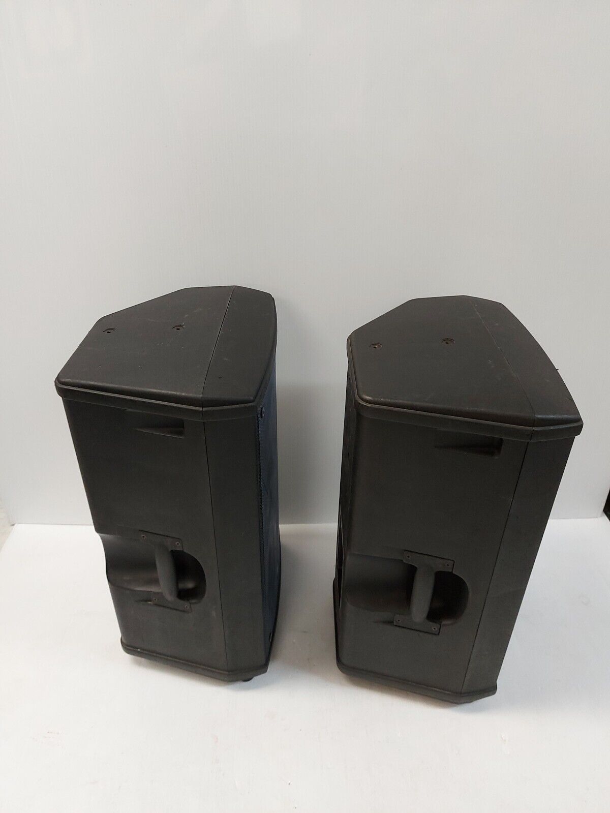(N84131-1) Yorkville NX35 PA Speaker Set
