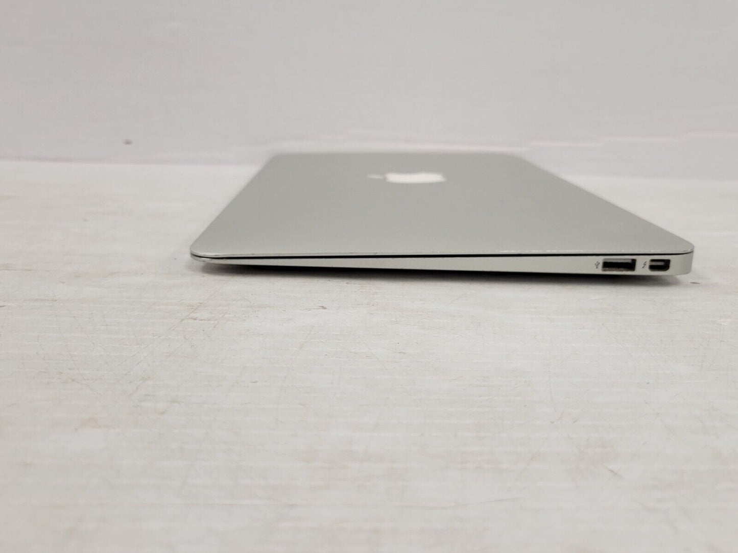 (33817-1) Apple A1485 Laptop