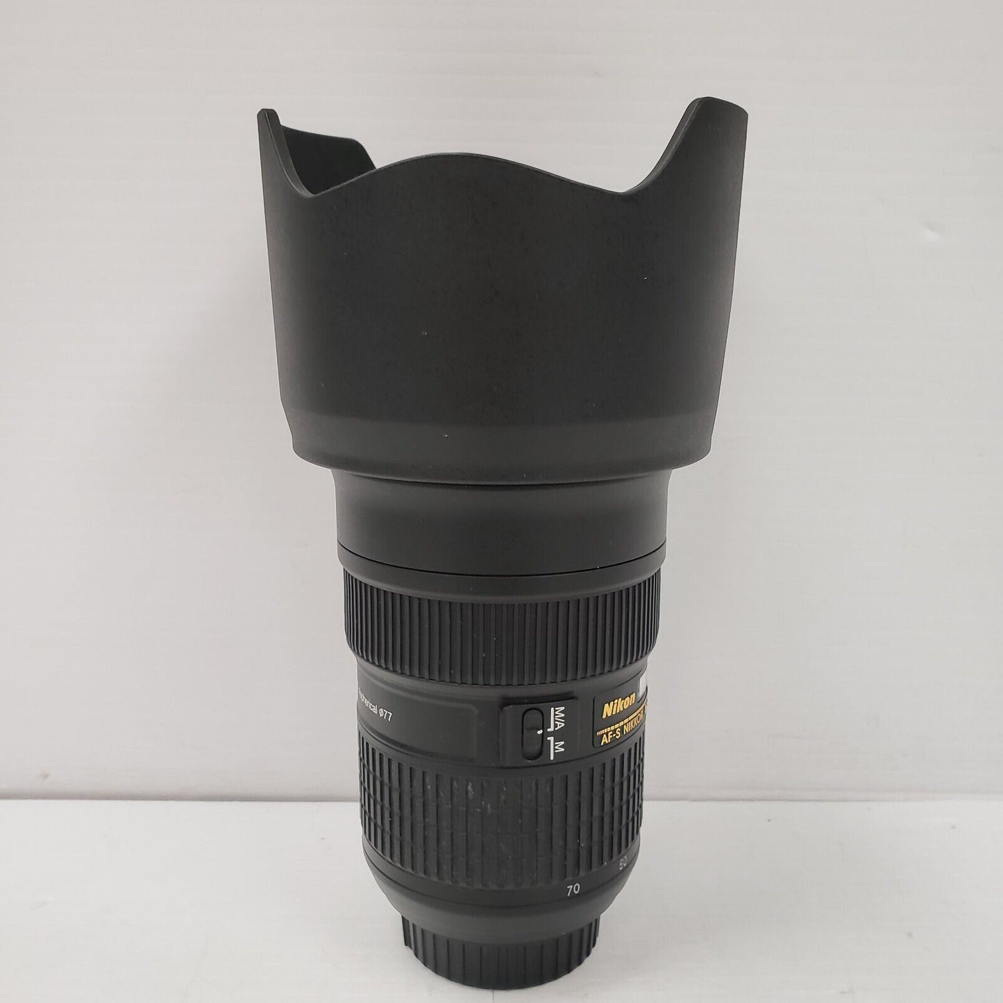 (I-34765) Nikon AF-S Nikkor 24-70mm Lens