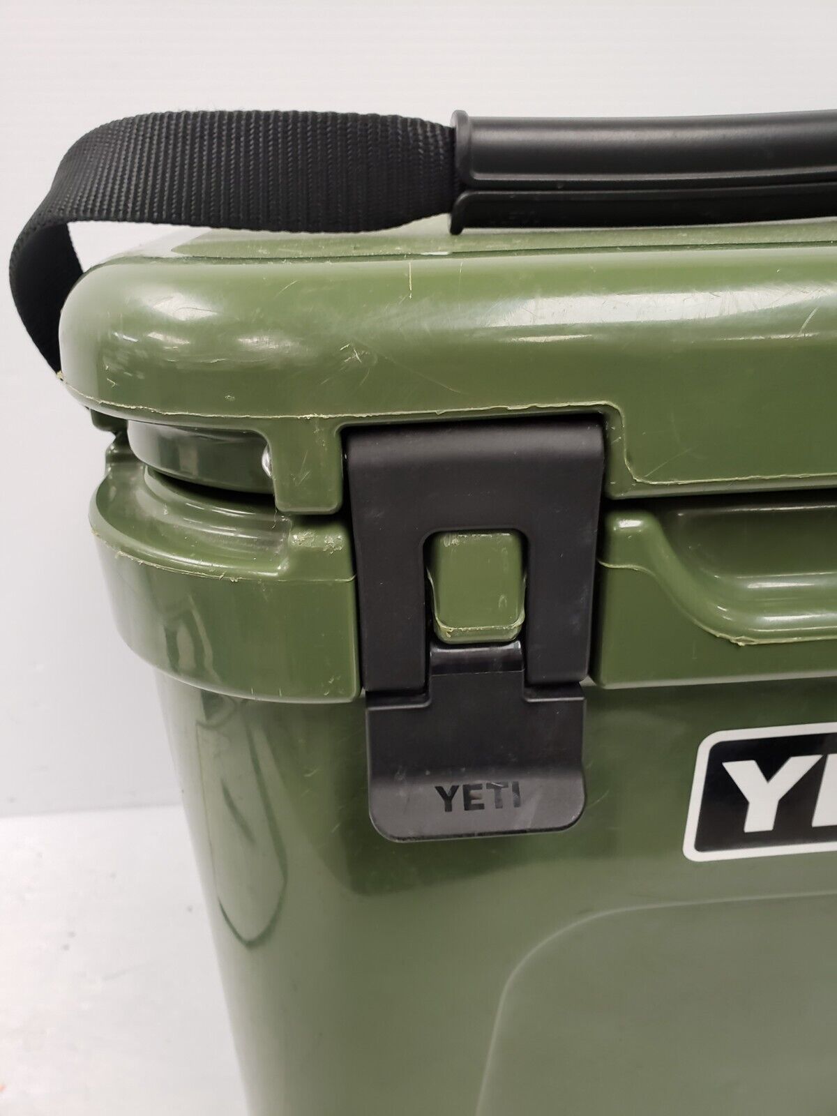 (65808-2) Yeti YR24-55 Cooler