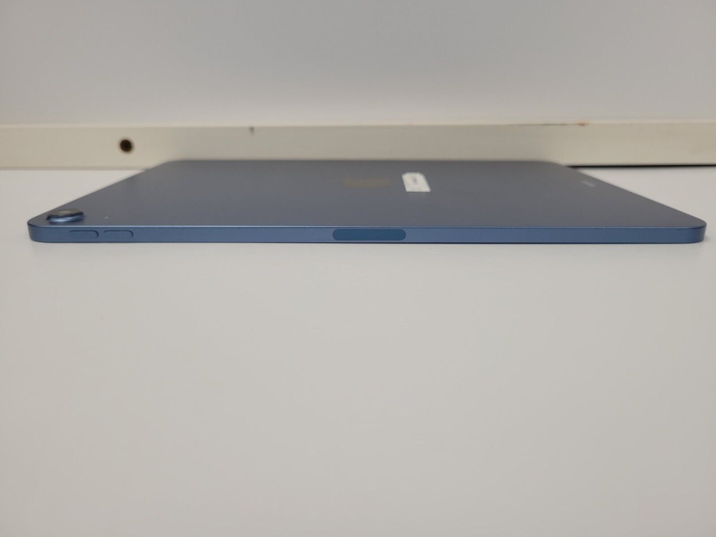(69249-1) Apple iPad Air 5th Gen MM9N3VC/A - 256Gb