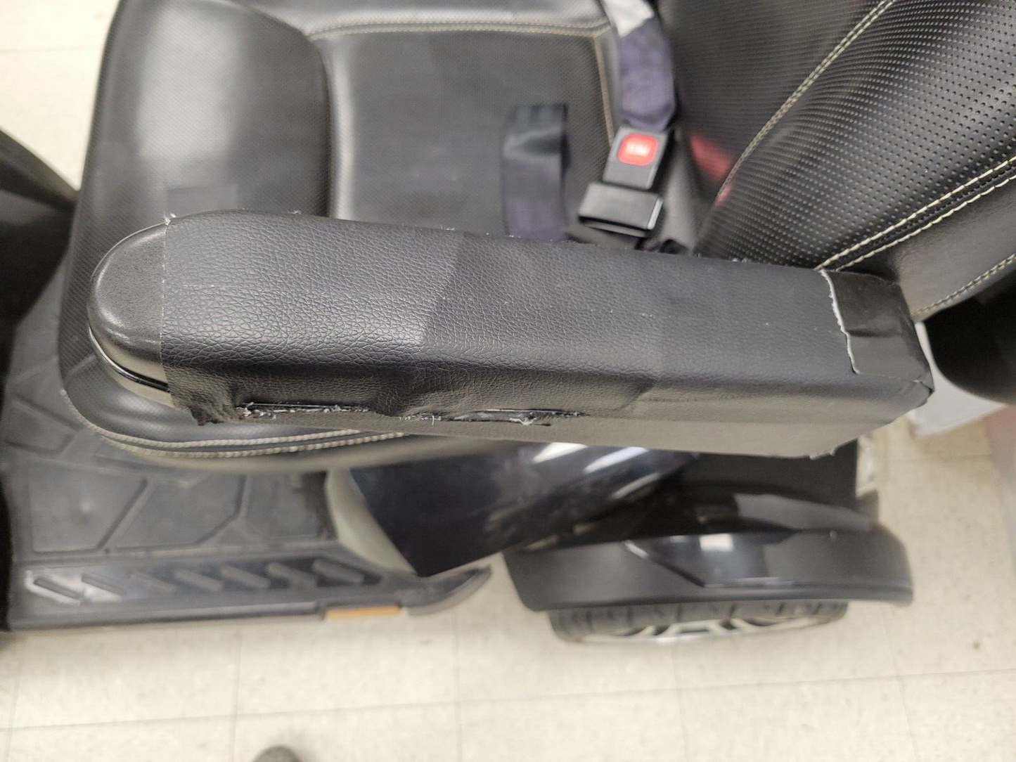 (65274-1) Cobra GT4 Heavy Duty Mobility Scooter