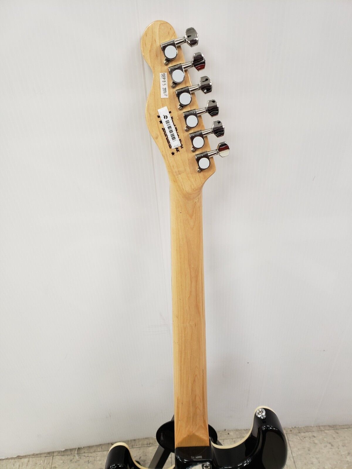 (64338-1) Kononykheen Breed Thirty Eight Guitar