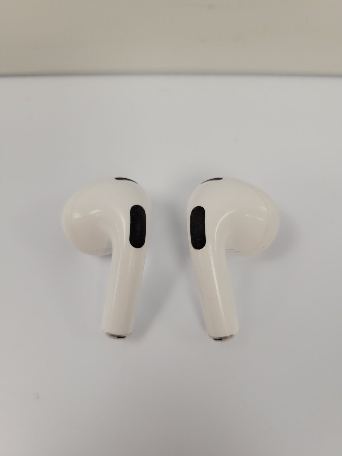 (67649-1) Apple A2566 AirPods