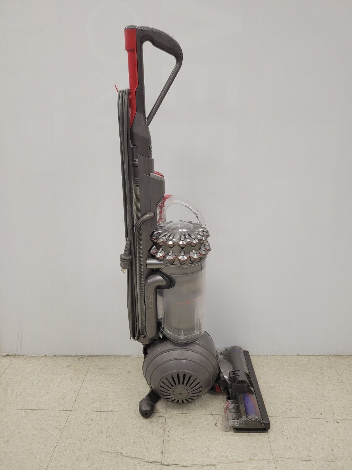 (59785-2) Dyson DC77 Vacuum