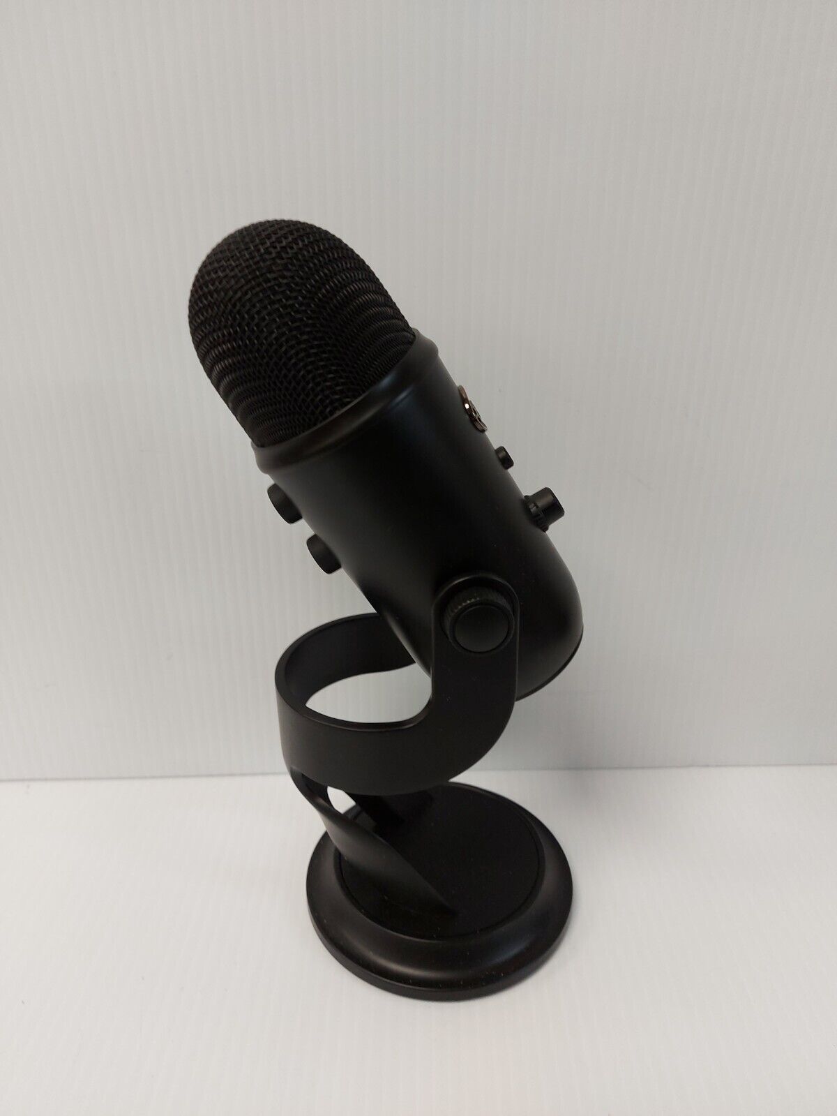 (N82522-8) Blue A00132 Microphone