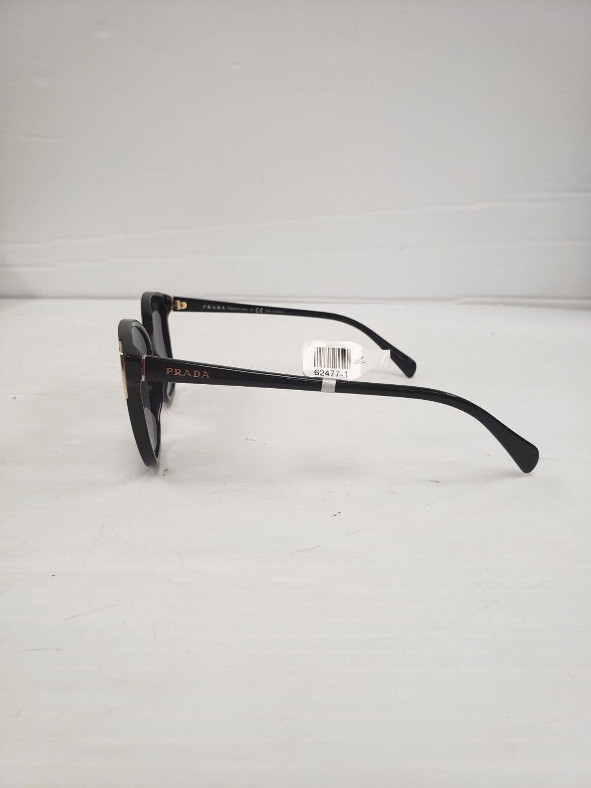 (62477-1) Prada SPR010 Sunglasses