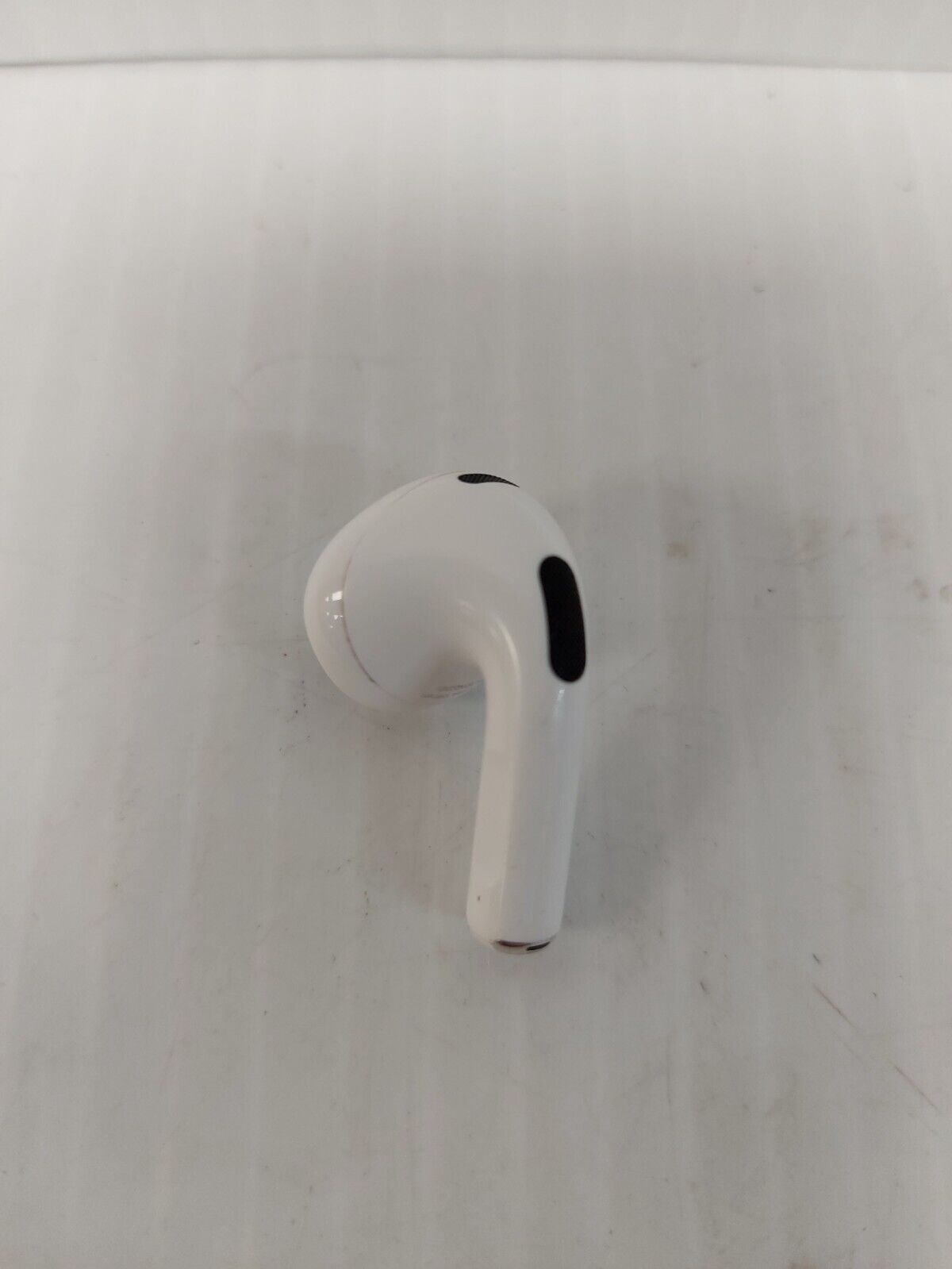 (N85185-2) Apple A2566 Airpods