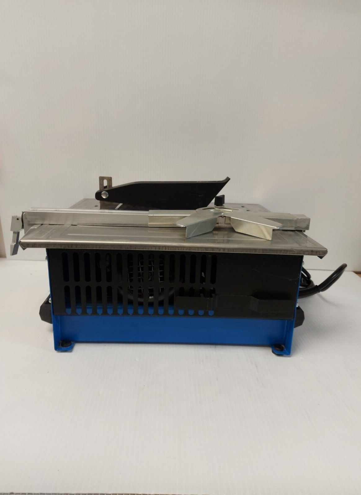 (N83360-1) Mastercraft 055-6869-8 Tile Saw