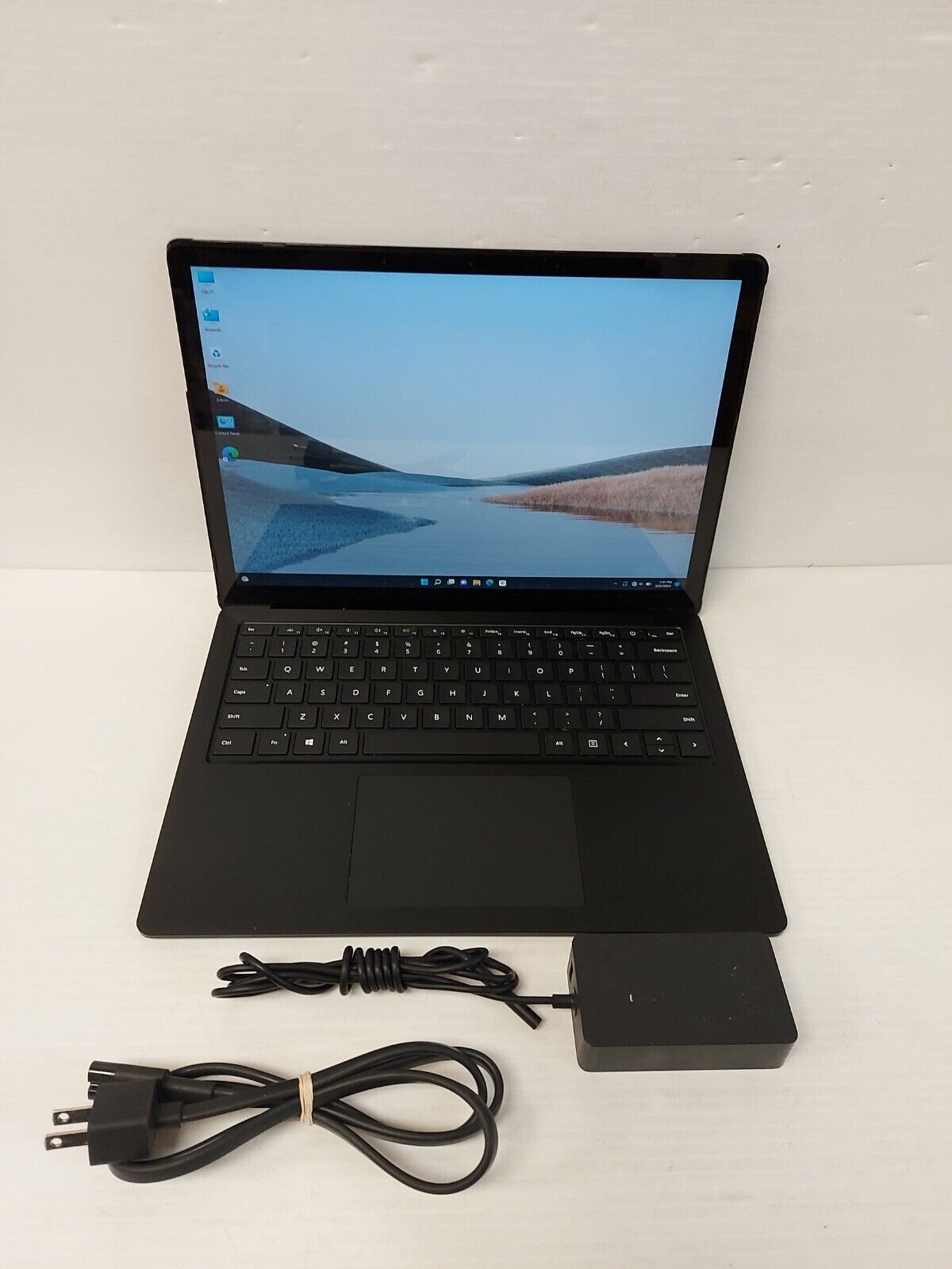 (N74540-1) Microsoft 1868 Laptop