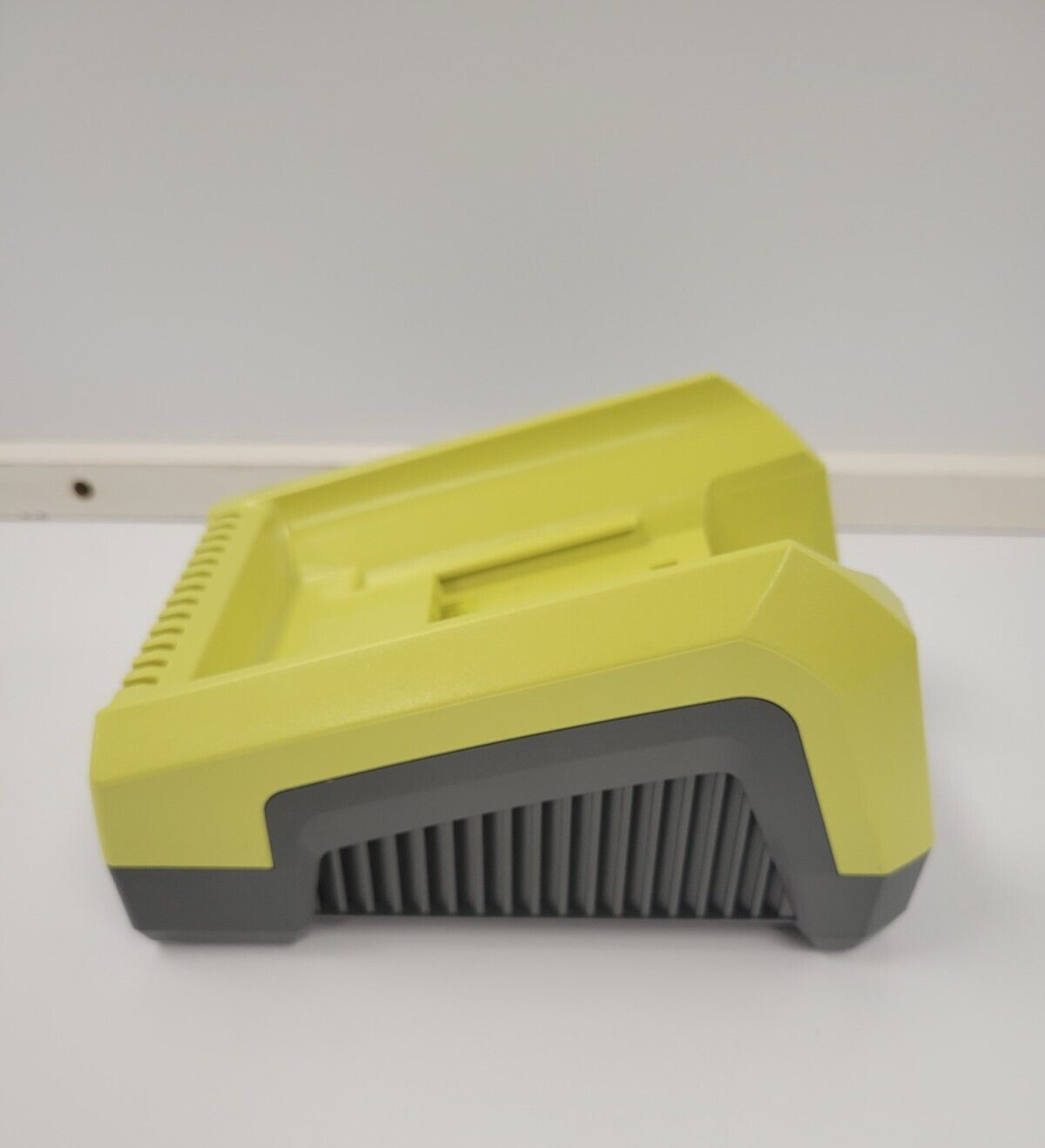 (I-36132) Ryobi OP400 Charger with 40 V Battery