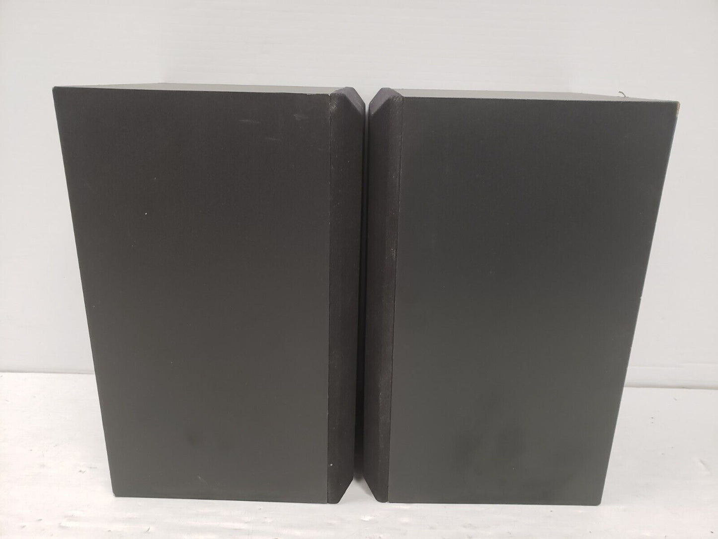 (66422-3) Yamaha NS-597C Book Shelf Speakers