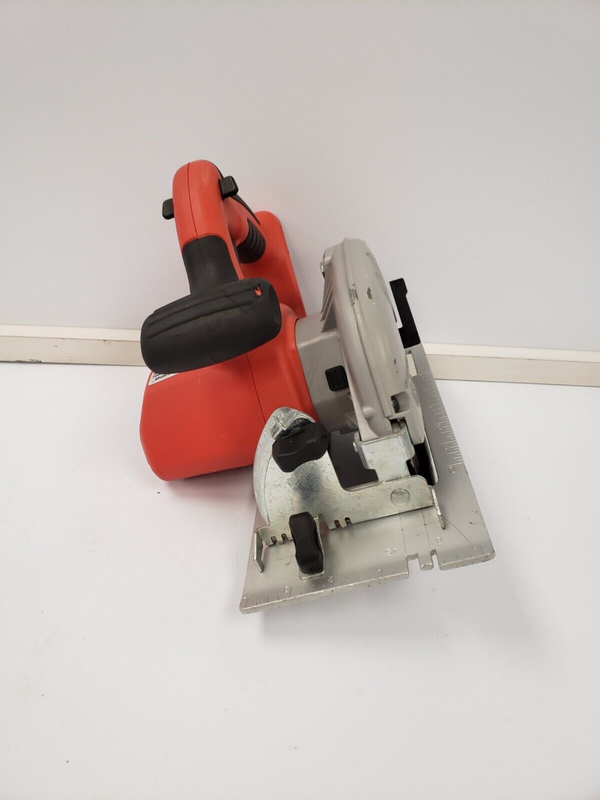(70724-3) Milwaukee 0730-20 Circular Saw