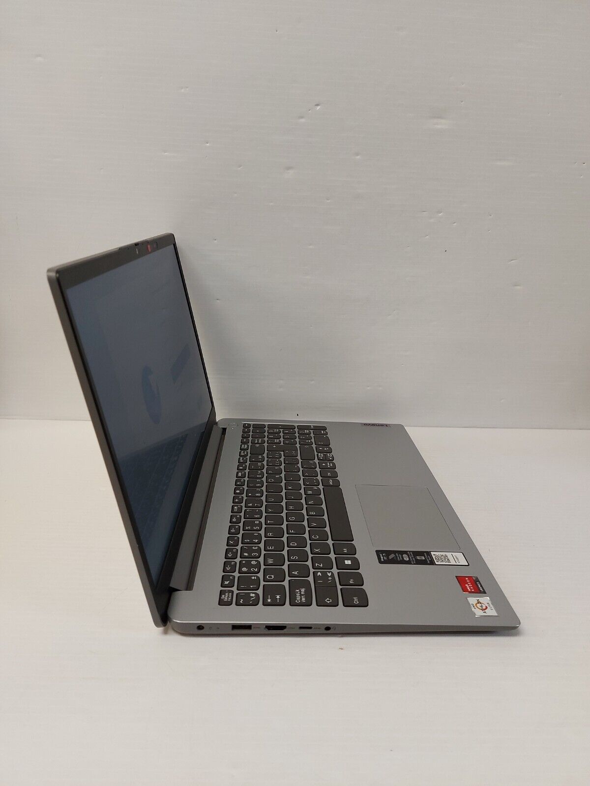 (N78740-1) Lenovo Ideapad 1 15ADA7 Laptop w/charger