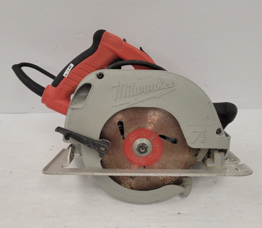 (61576-2) Milwaukee 6390-20 Circular Saw