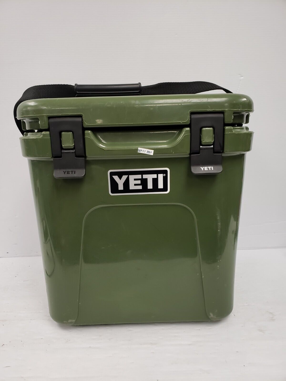 (65808-2) Yeti YR24-55 Cooler