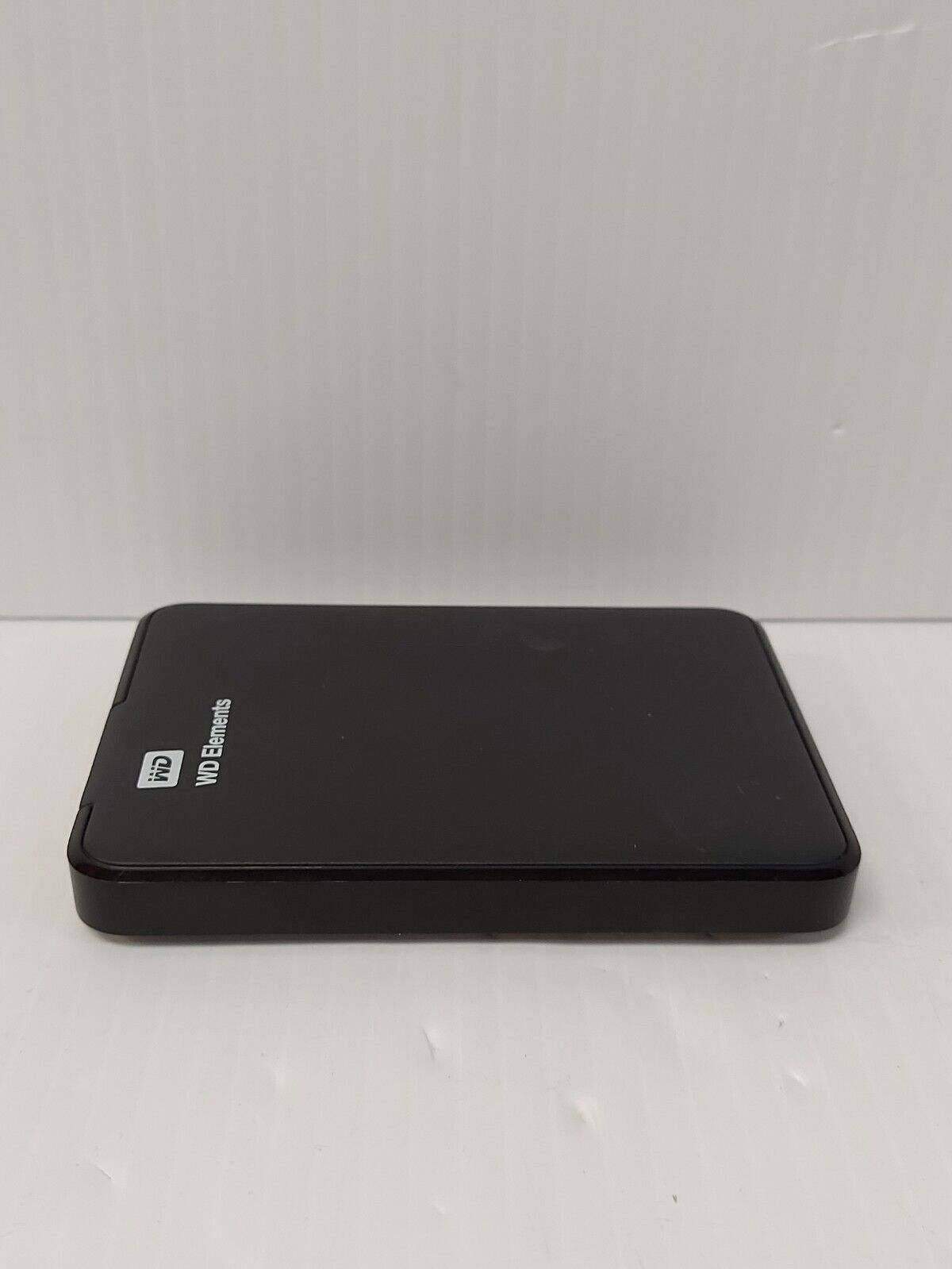 (N83112-5) WD WDBUZG0010BBK External Hard Drive