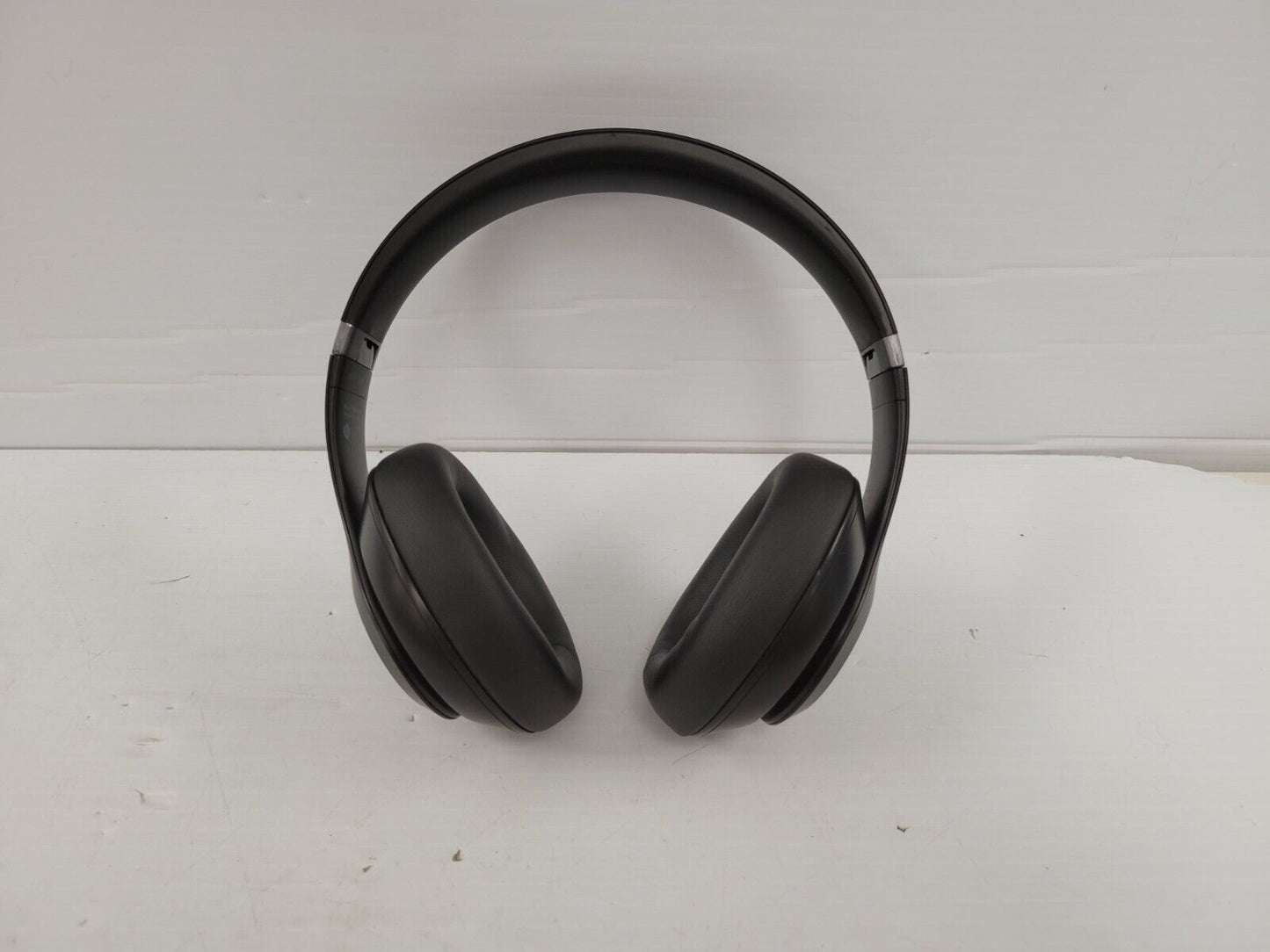 (68211-1) Beats Studio Pro Headphones