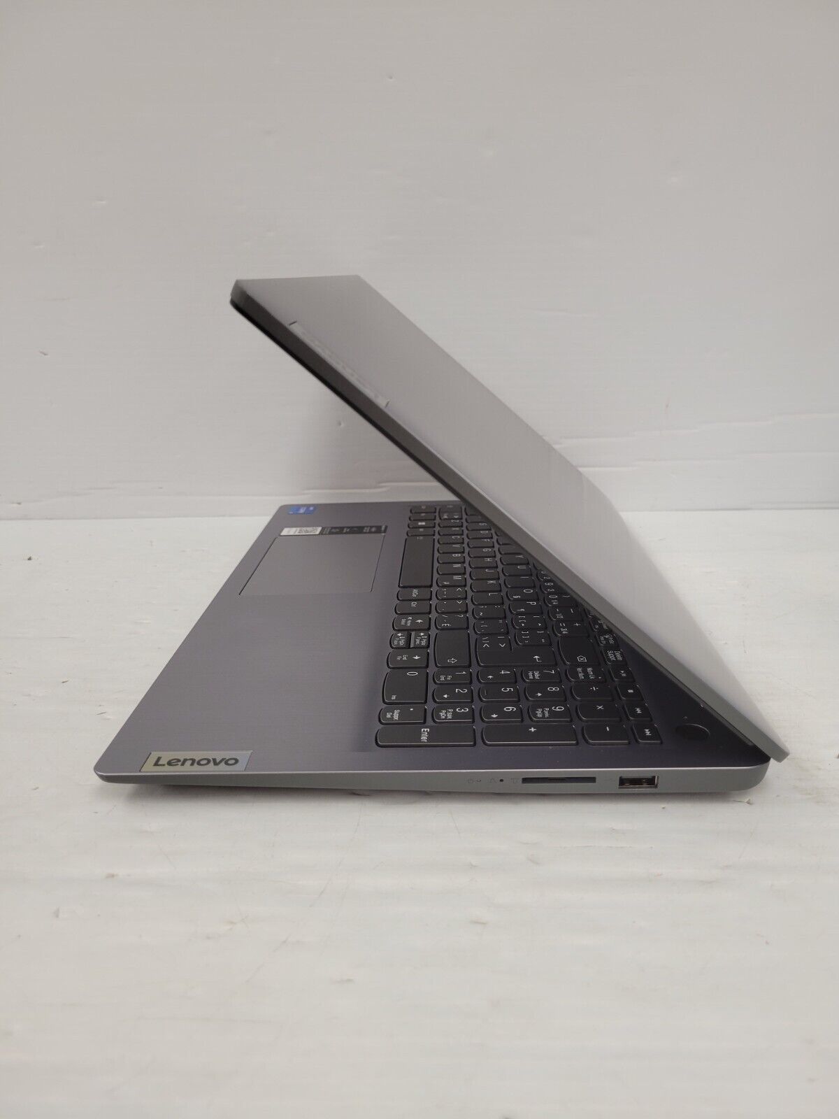 (61724-1) Lenovo Idea Pad 3 Laptop